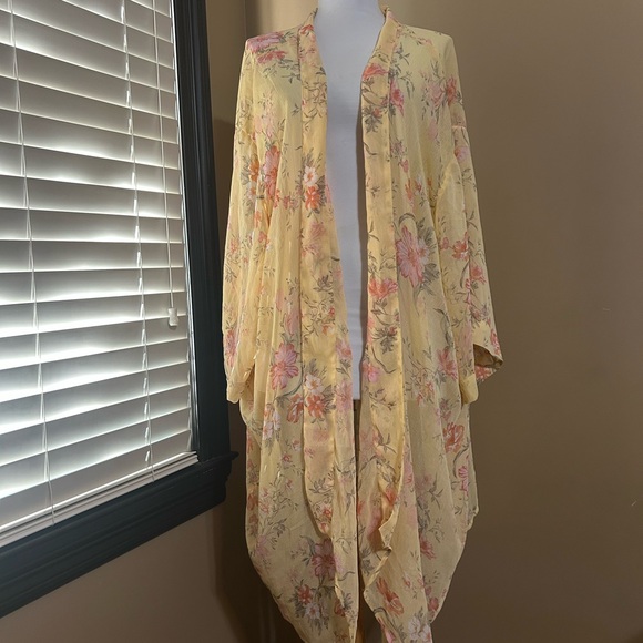 American Eagle Outfitters Tops - American Eagle Outfitters Yellow Floral Kimono